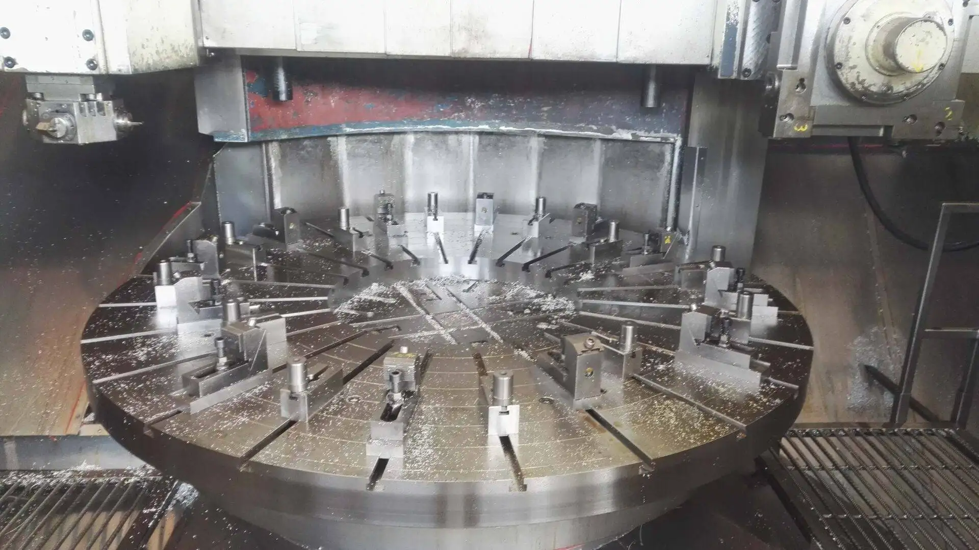 Dvou suportovy CNC karusel 5