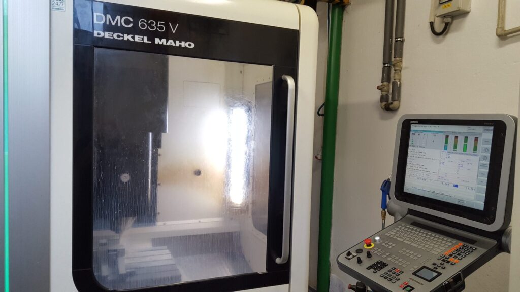 CNC obráběcí centrum Deckel Maho DMC 635V 3 DMC 635V 1 1