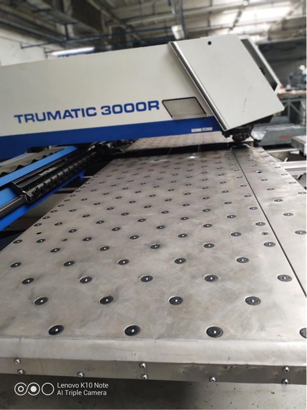 Děrovací stroj TRUMPF TC 3000 R 2 TRUMPF TC 3000 R 1
