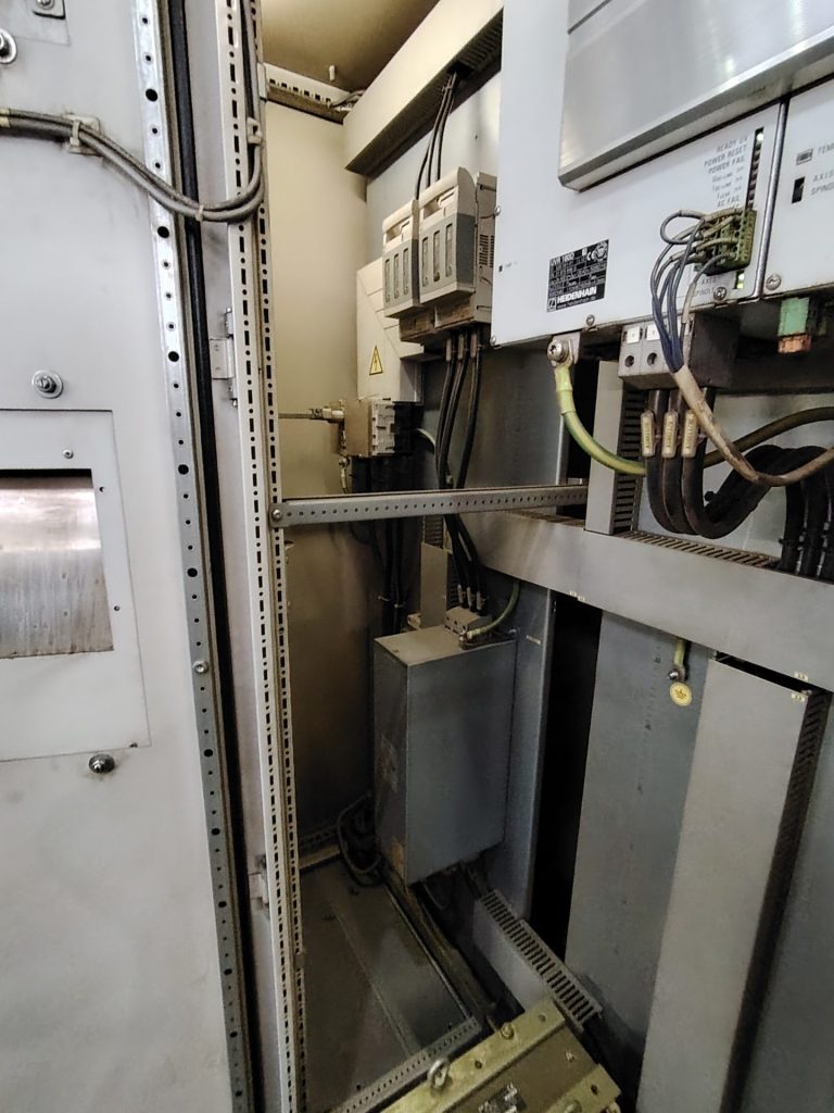Hrotový soustruh ŠKODA SRM 125 CNC – Výkonný stroj pro těžké obrábění 5 Soustruh SRM 125 CNC 11