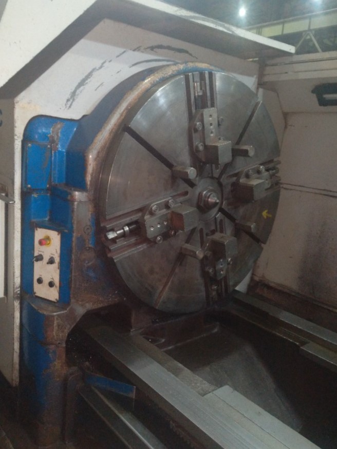 Hrotový soustruh ŠKODA SRM 125 CNC – Výkonný stroj pro těžké obrábění 9 Soustruh SRM 125 CNC 16
