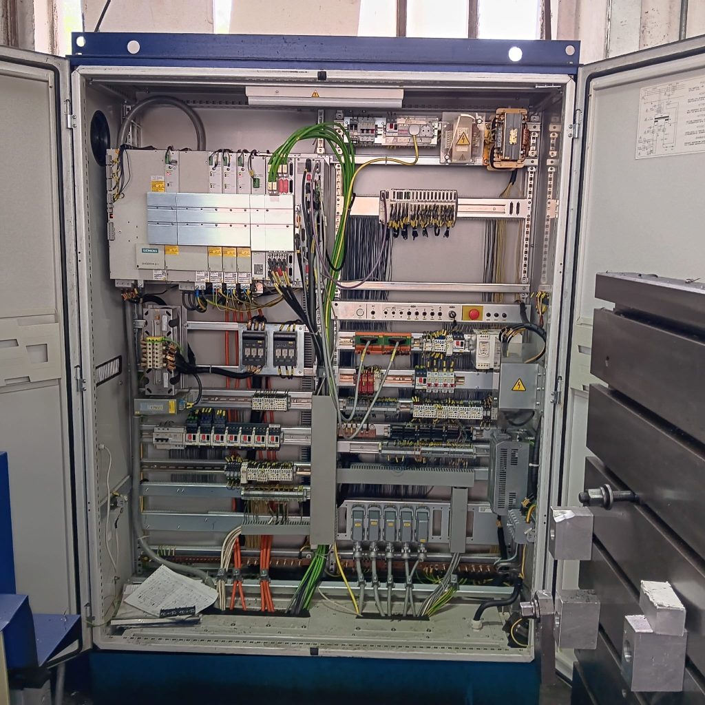 🛠️ Nabídka k prodeji: TOS VARNSDORF WH 105 CNC – výkonný horizontální vyvrtávací stroj s řízením Heidenhain TNC530 8 Tos Varnsdorf WH 105 CNC 7