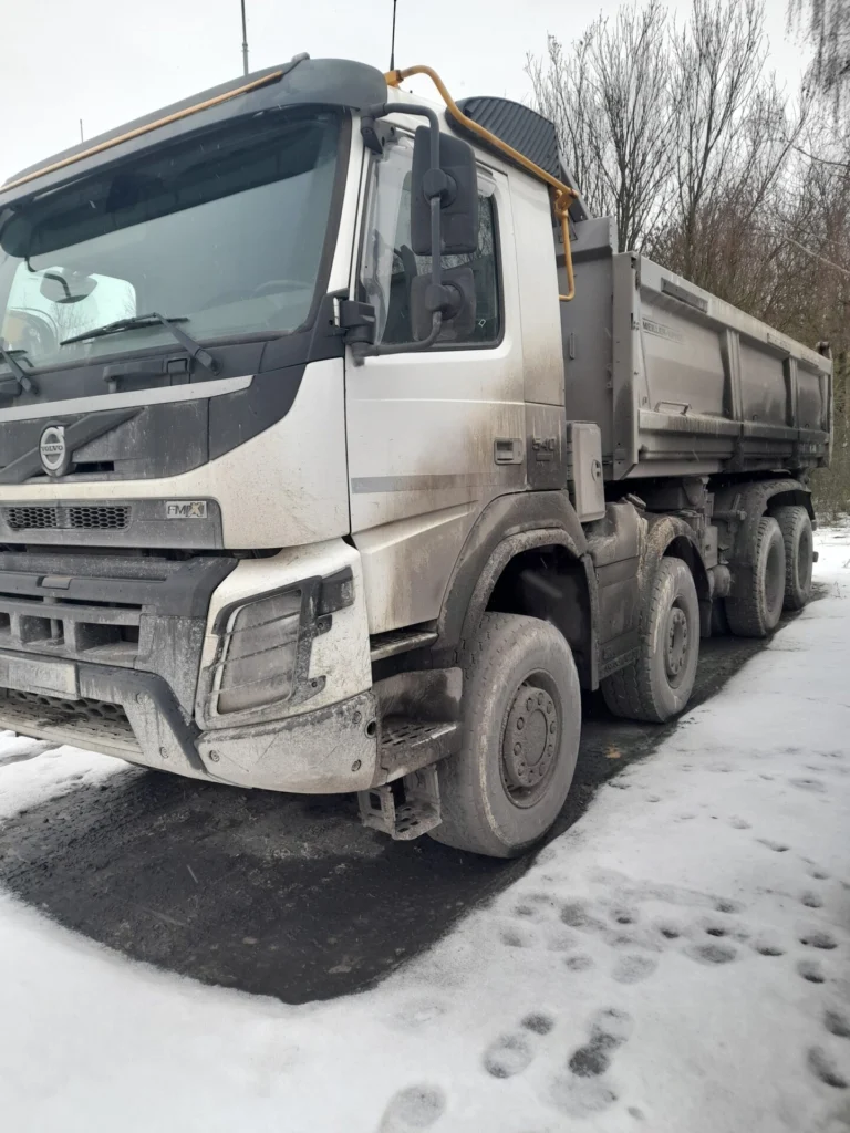VOLVO FMX 540 8×6 – TŘÍSTRANNÝ SKLÁPĚČ (2020) 4 20260126 134419