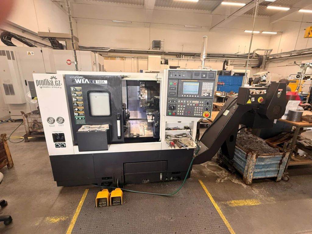 CNC soustruh Hyundai WIA E160A – spolehlivý a přesný stroj pro moderní výrobu 2 Hyundai WIA E160A 1