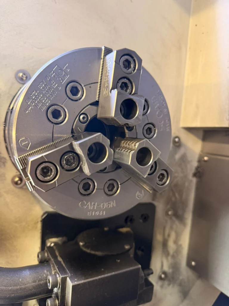 CNC soustruh Hyundai WIA E160A – spolehlivý a přesný stroj pro moderní výrobu 5 Hyundai WIA E160A 4