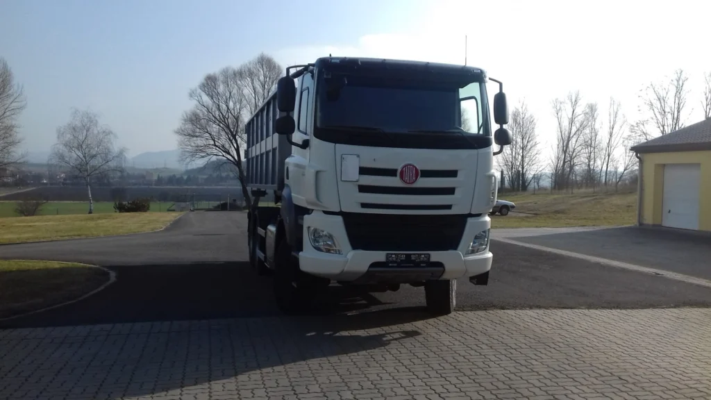 TATRA T158 PHOENIX 6×6 – KONTEJNEROVÝ NOSIČ + 8 KONTEJNERŮ 5 Tatra T158 Phoenix 4