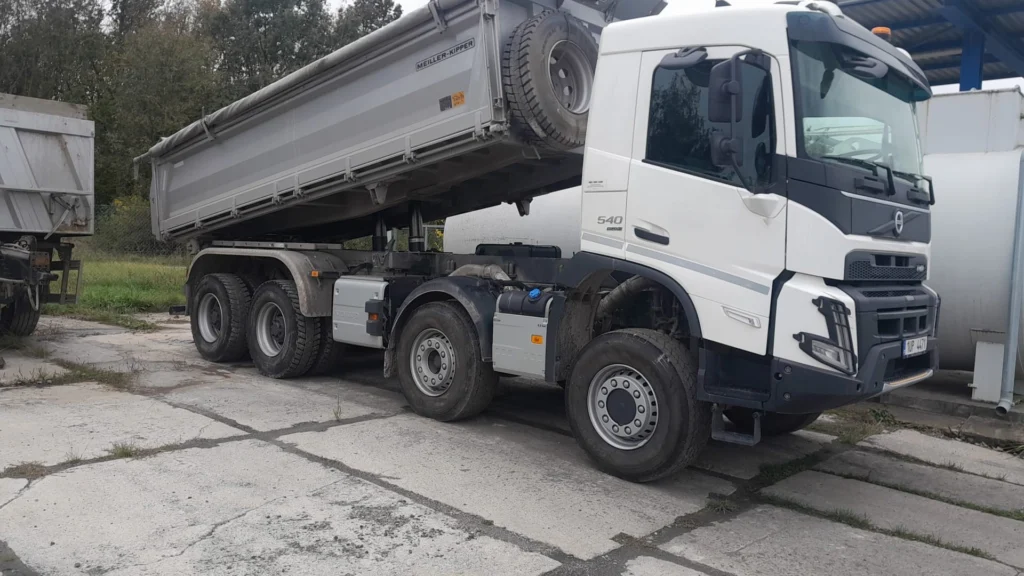 VOLVO FMX 540 8×6 – TŘÍSTRANNÝ SKLÁPĚČ (2023) 5 Volvo FMX 4