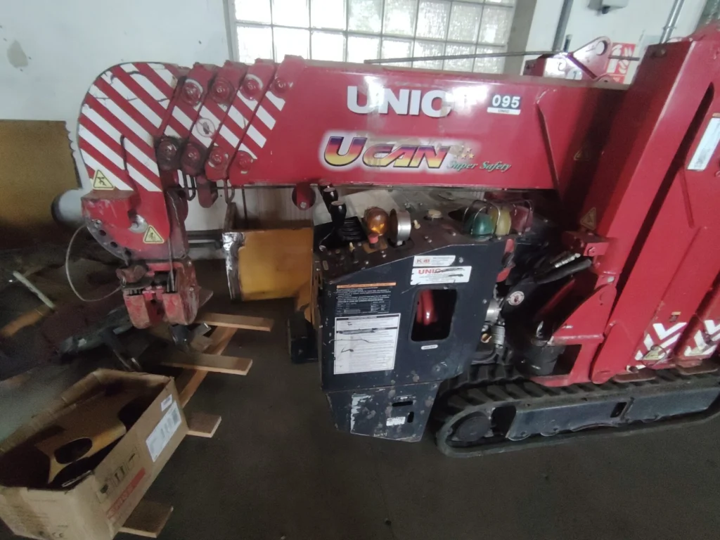 Pásový mobilní jeřáb UNIC URW 095 CR – na prodej 7 UNIC 095 Spider Crane 11