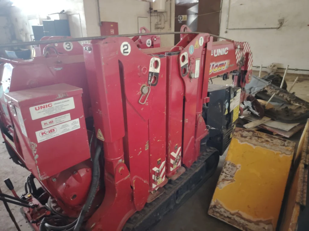 Pásový mobilní jeřáb UNIC URW 095 CR – na prodej 3 UNIC 095 Spider Crane 5