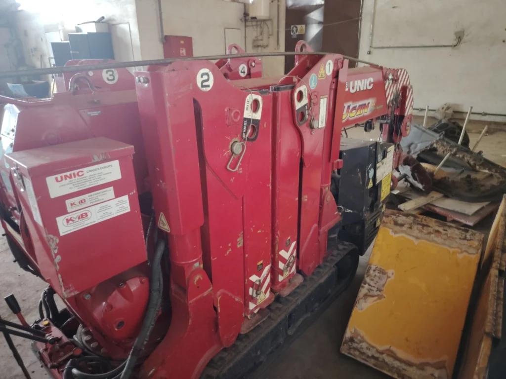 Pásový mobilní jeřáb UNIC URW 095 CR – na prodej 4 UNIC 095 Spider Crane 6