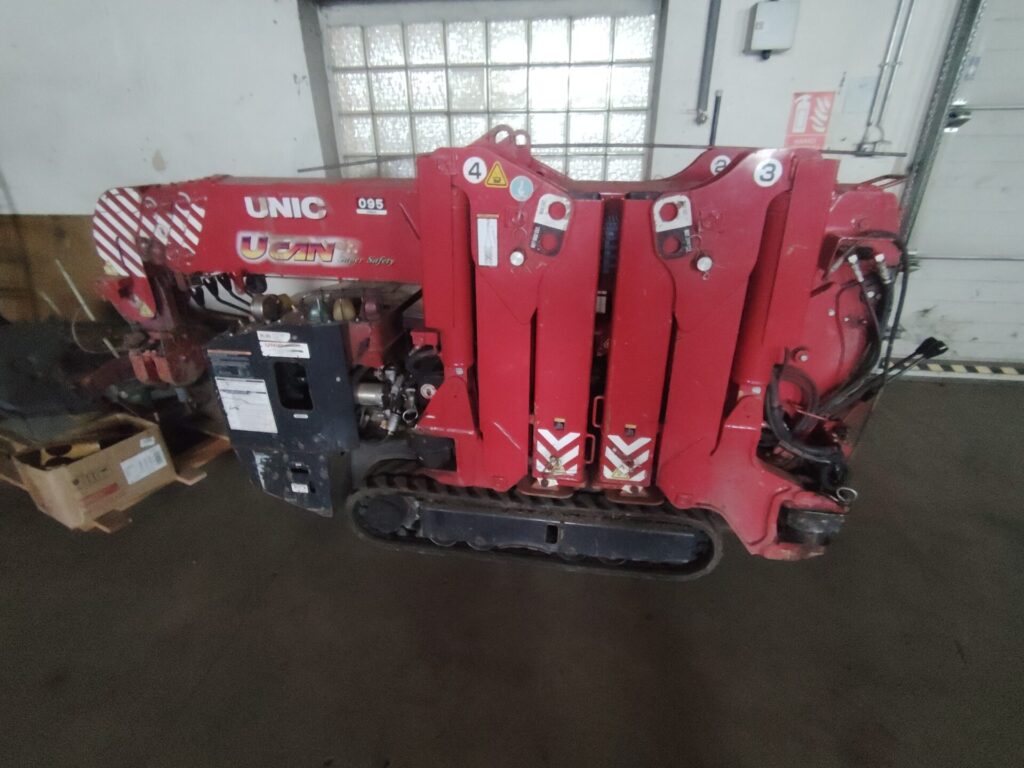 Pásový mobilní jeřáb UNIC URW 095 CR – na prodej 5 UNIC 095 Spider Crane 9