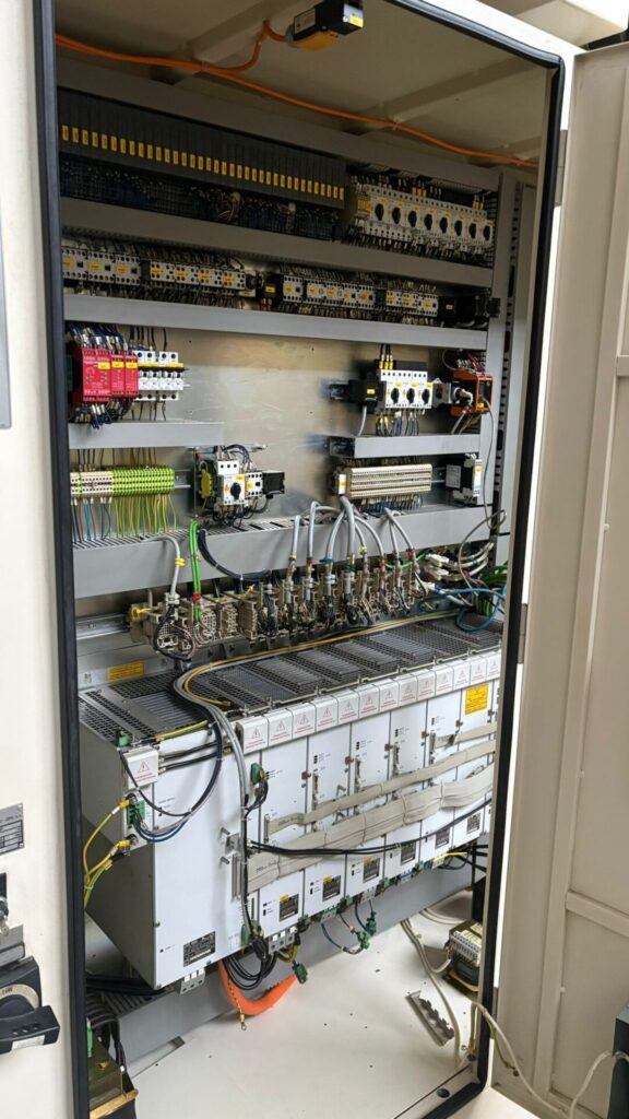 TAJMAC-ZPS MCV 1210 – Vertikales Bearbeitungszentrum, Baujahr 2014, Heidenhain iTNC 530 5 ZPS MCV 1210 4