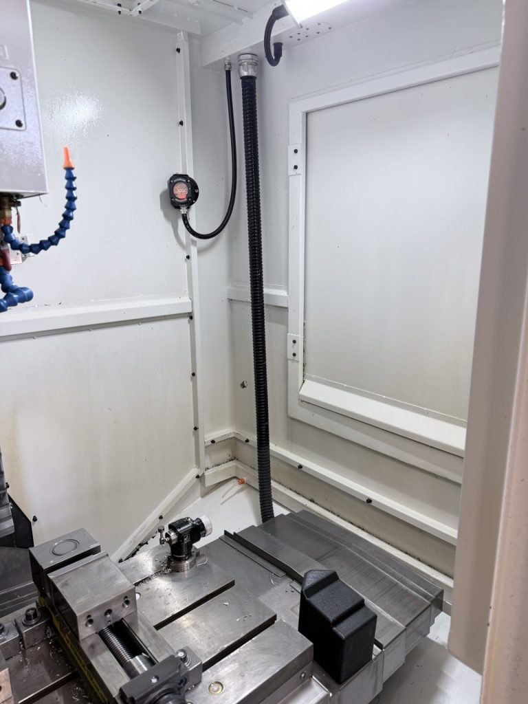 CNC-Vertikalbearbeitungszentrum NEWAY VM-740S – Zu verkaufen 4 VM 740S NEWAY 2
