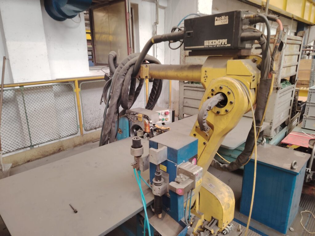 Fanuc Robot R J3iC 1