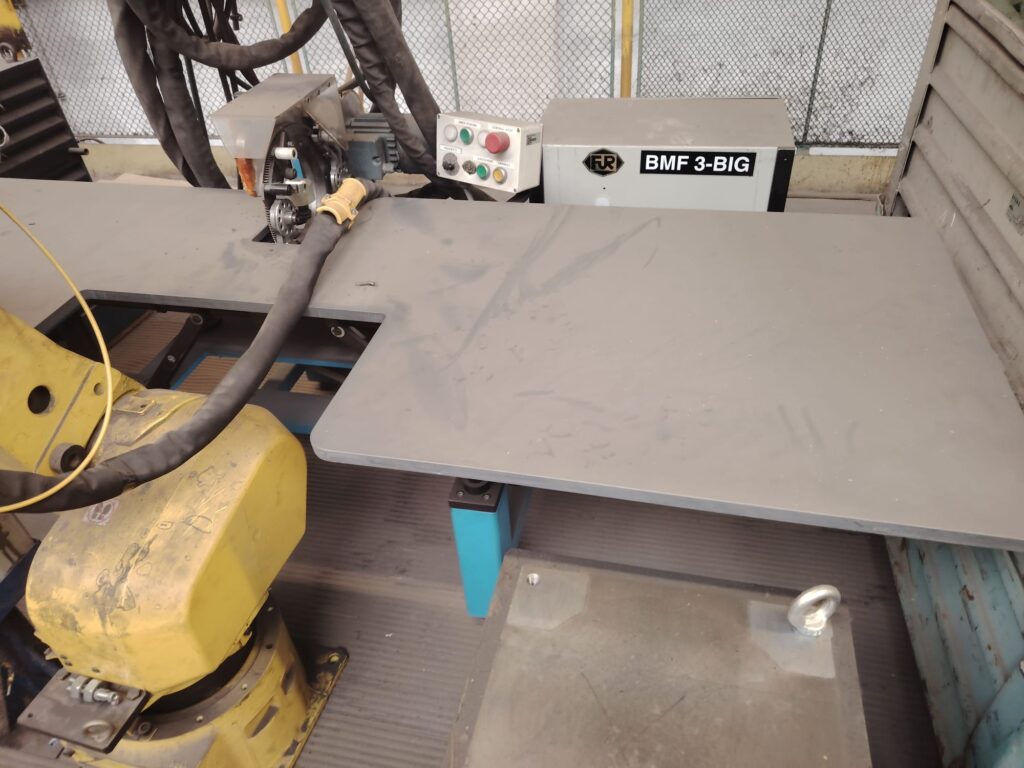 Fanuc Robot R J3iC 3