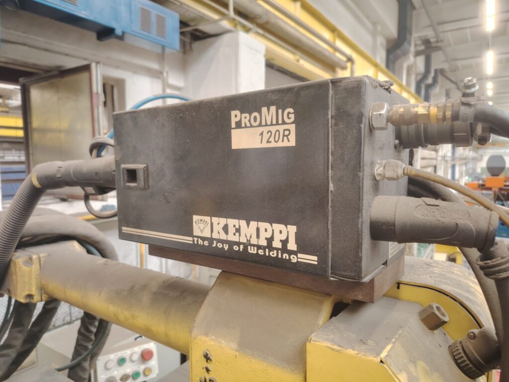 Fanuc Robot R J3iC 4