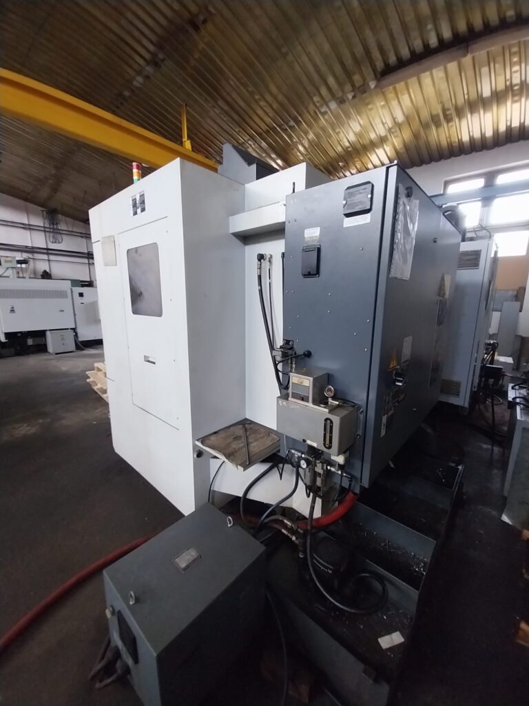 YCM XV 560 A — použité vertikální CNC obráběcí centrum 8 YCM XV 560 A 7
