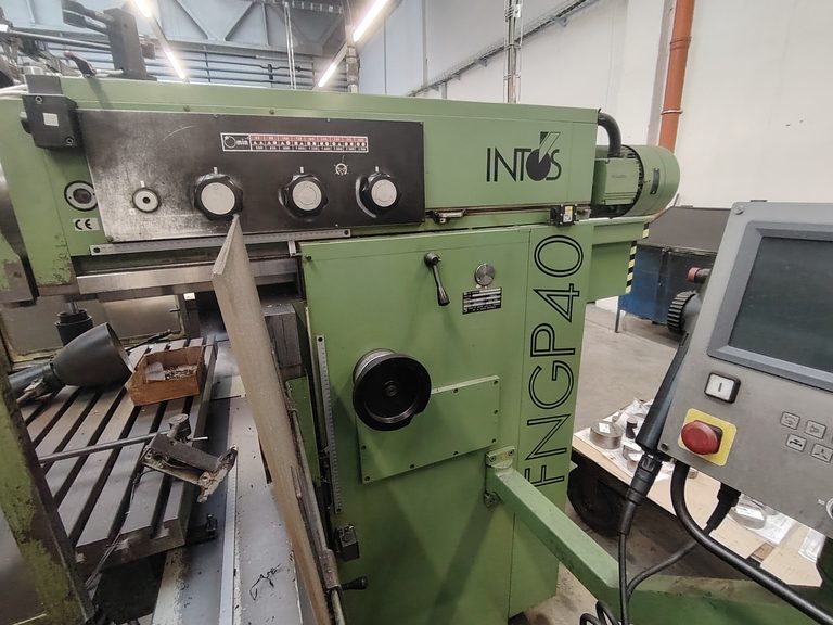 INTOS FNGP 40 — CNC nástrojařská frézka s řízením Heidenhain 3 FNG P 40 13